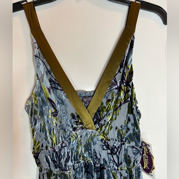 Hale Bob Grey Green Floral Silk Velvet Mini Dress
NWT, Size S - Picture 6 of 7